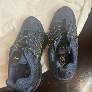 PUMA Men's Axelion 9.5